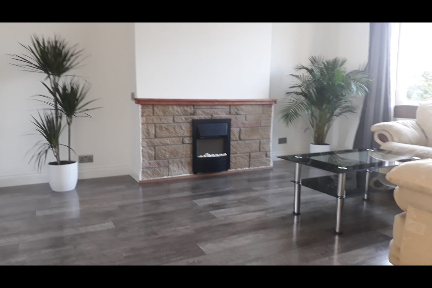 2 Bed Flat, Stenhouse Drive, EH11 photo 2