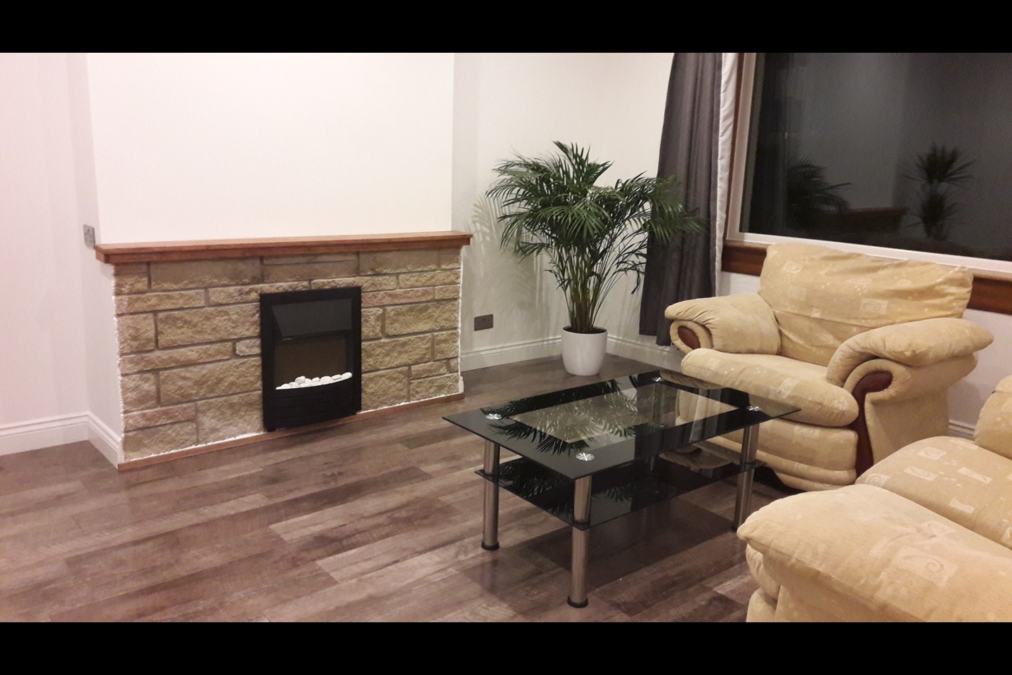 2 Bed Flat, Stenhouse Drive, EH11