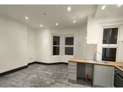 2 Bed Semi-Detached House, Waddon Road, CR0