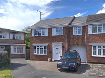 3 Bed End Terrace, Barry Close, BR6