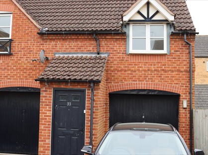 2 Bed Flat, Sharnbrook Avenue, PE7