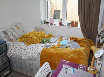 3 Bed Terraced House, Bonhay Road, EX4