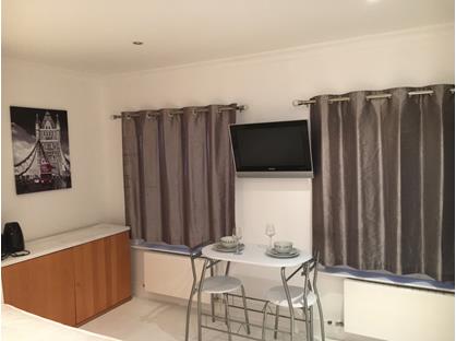 Studio Flat, Alie Street, E1