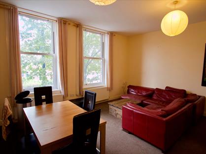 2 Bed Flat, Battersea Rise, SW11