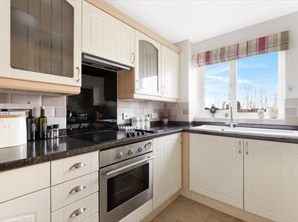 2 Bed Flat, Ferguson Close, E14