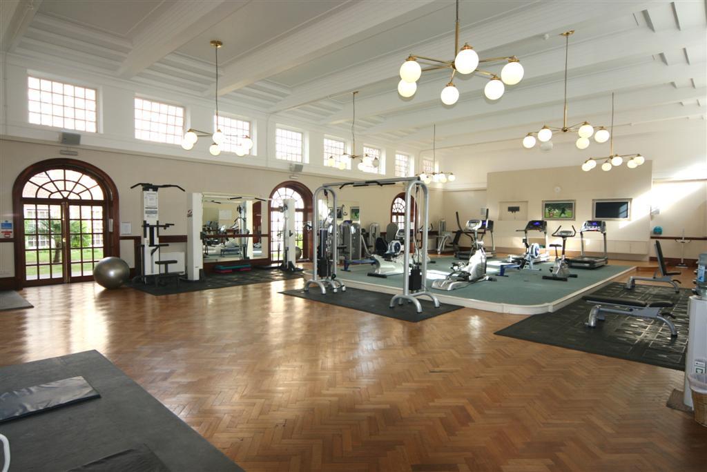 London - 1 Bed Flat, Gilbert Scott Building, SW15 - To Rent Now for £ ...