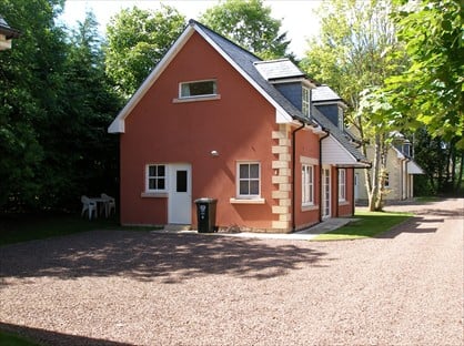 2 Bed Detached House, Mary Young Drive, PH10