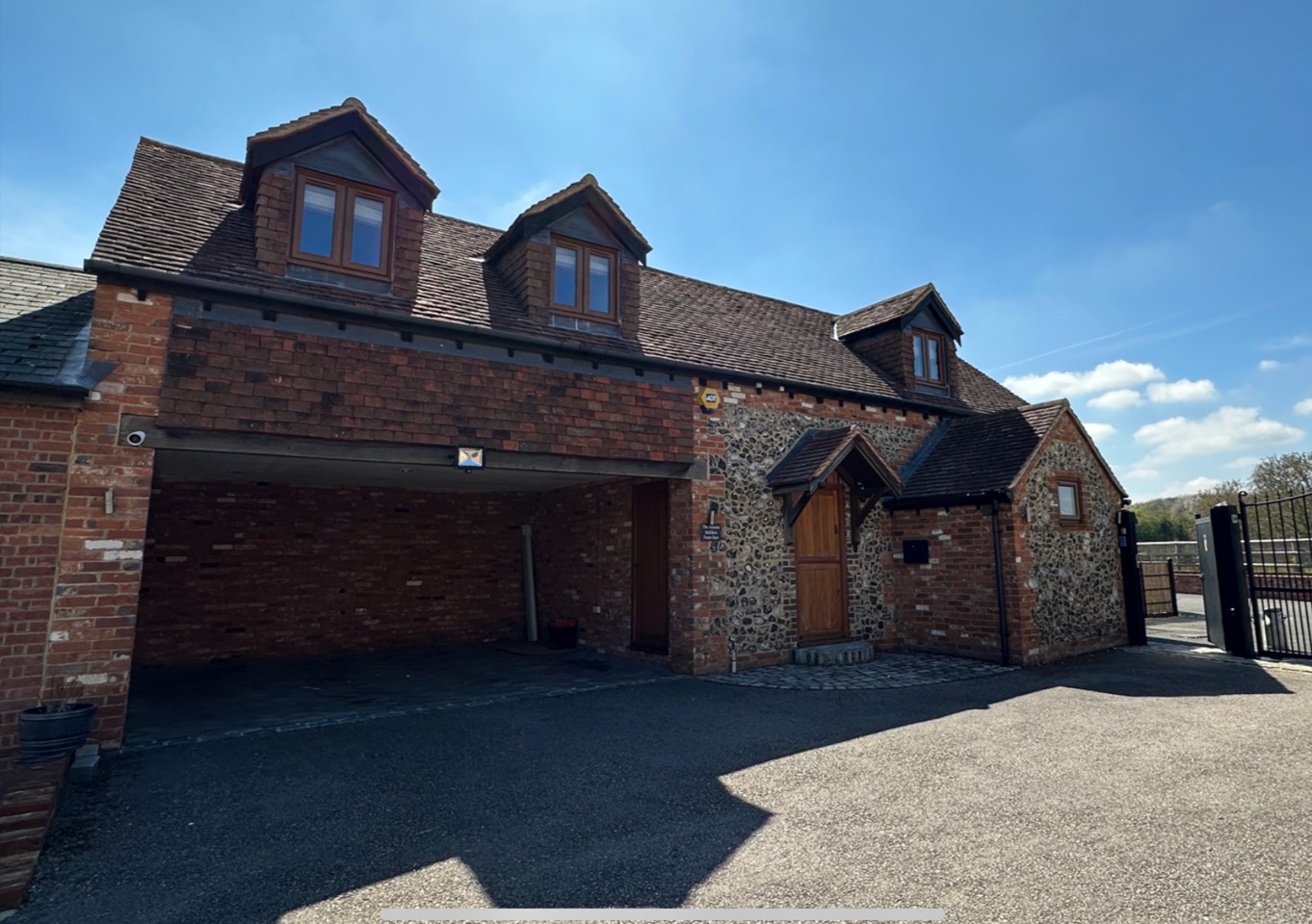 Meopham 2 Bed SemiDetached House, Longfield Road, DA13 To Rent Now