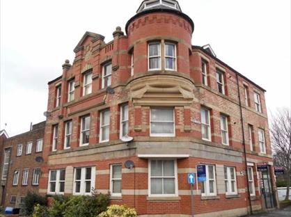 2 Bed Flat, Jennings Court, SK4