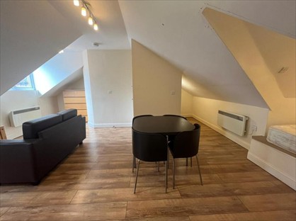 Studio Flat, Holloway, N7