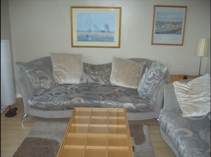 2 Bed Flat, Glencoats Drive, PA3