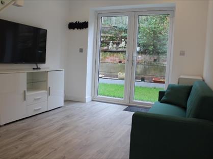 1 Bed Maisonette, Cotswold Close, UB8