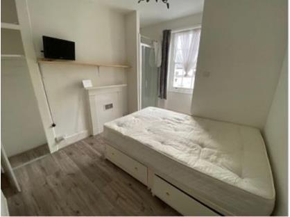 Bedsit, Tachbrook Street Sw1v Ensuite Studio, SW1V