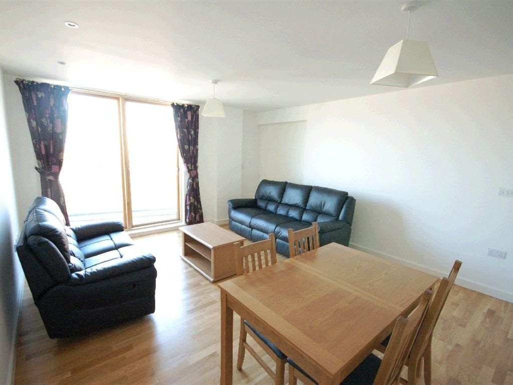 2 Bed Flat, Hunsaker, RG1 photo 2