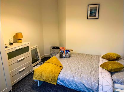 Room in a Shared House, Langworthy Road, M6