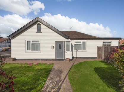 2 Bed Bungalow, Queens Road, CT5