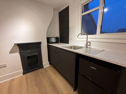 Bedsit, Sumatra Road, NW6