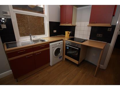 1 Bed Flat, Victoria Road, SN1