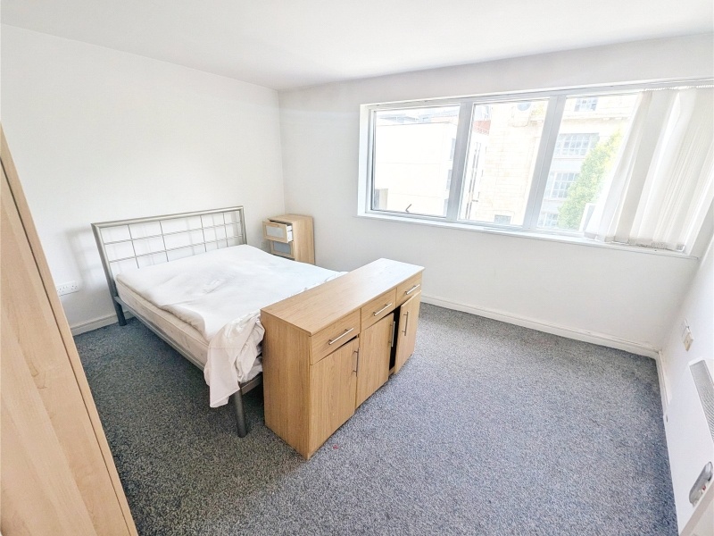 1 Bed Flat, Tithebarn St, L2 photo 3