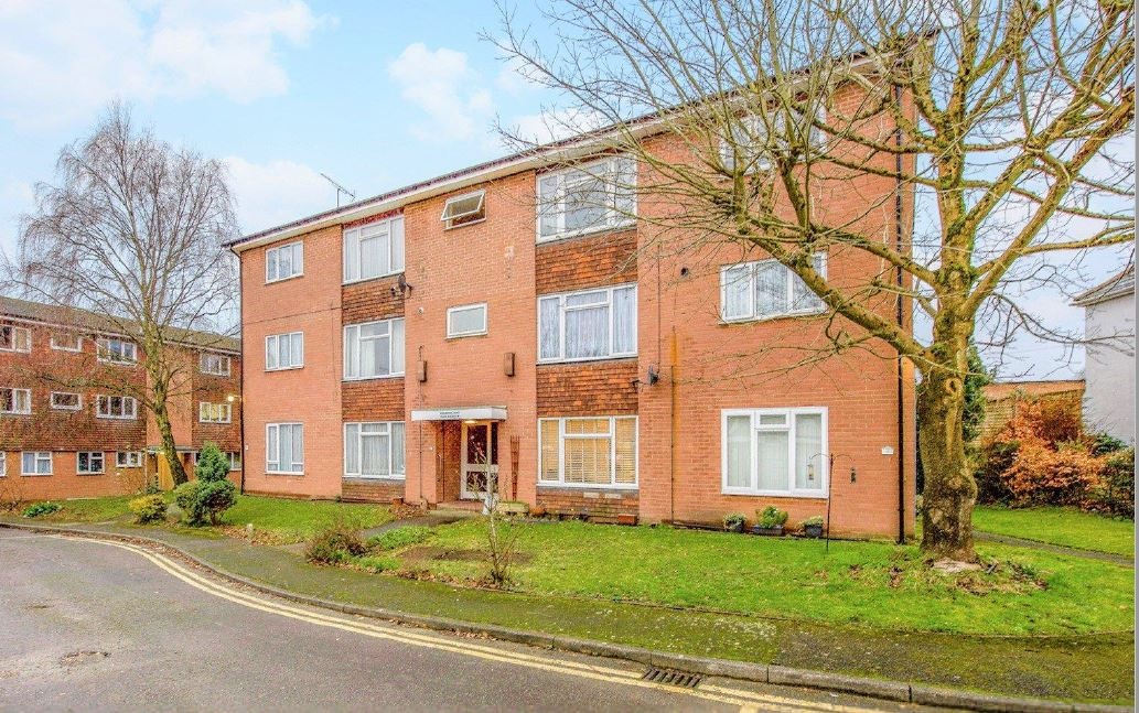 Aldershot 3 Bed Flat, Burlington Court, GU11 To Rent Now for £1,500