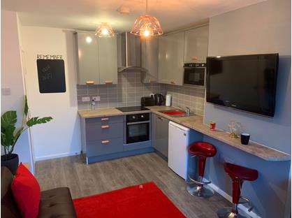 2 Bed Maisonette, Lapley Close, WV1