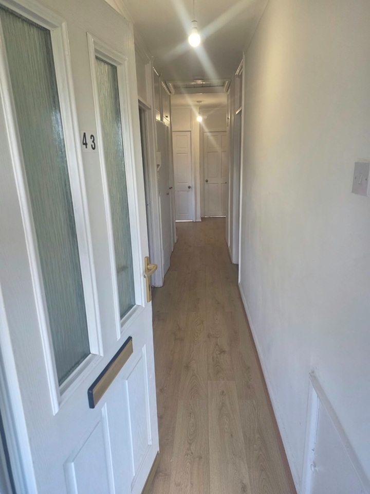 3 Bed Flat, Radstone Walk, LE5 photo 2
