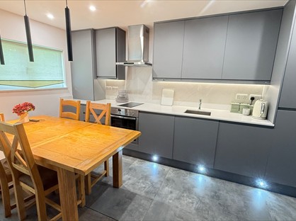 2 Bed Flat, Hickling Way, AL5