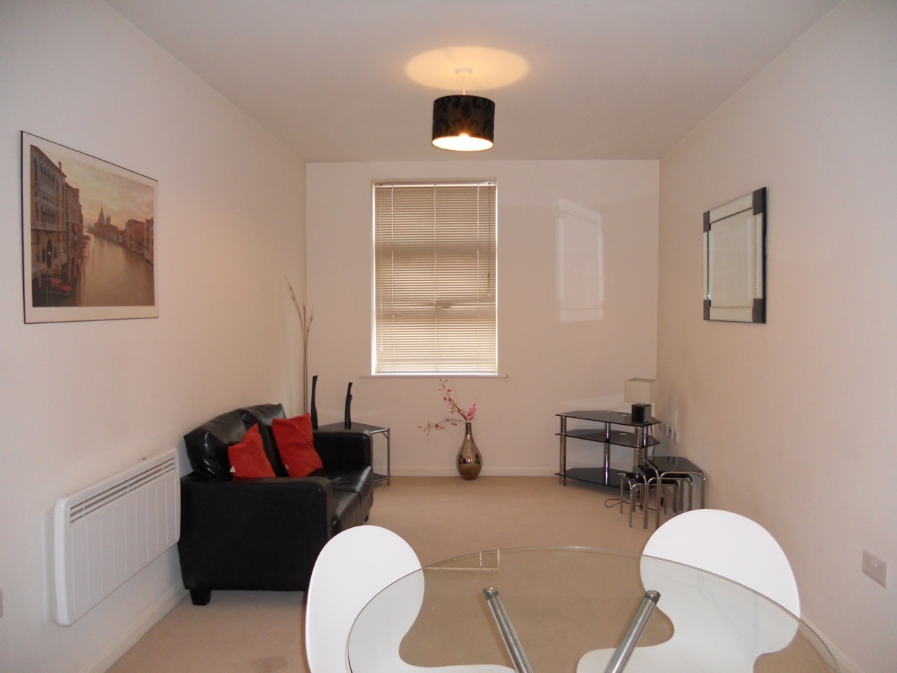 1 Bed Flat, Peel Villa, LS27 photo 2