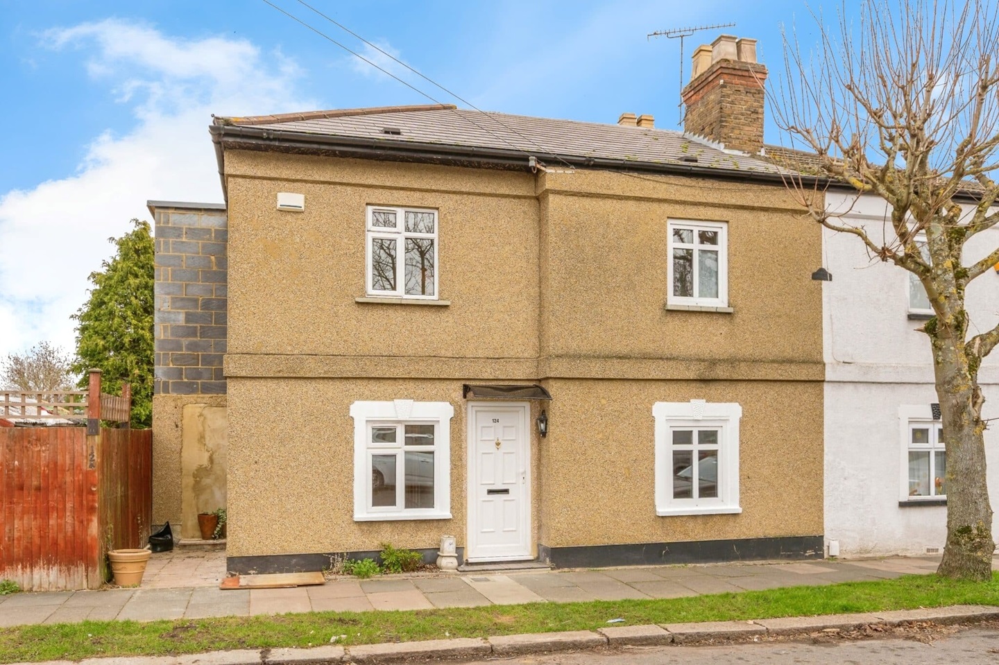 London 4 Bed SemiDetached House, Trent Gardens, N14 To Rent Now