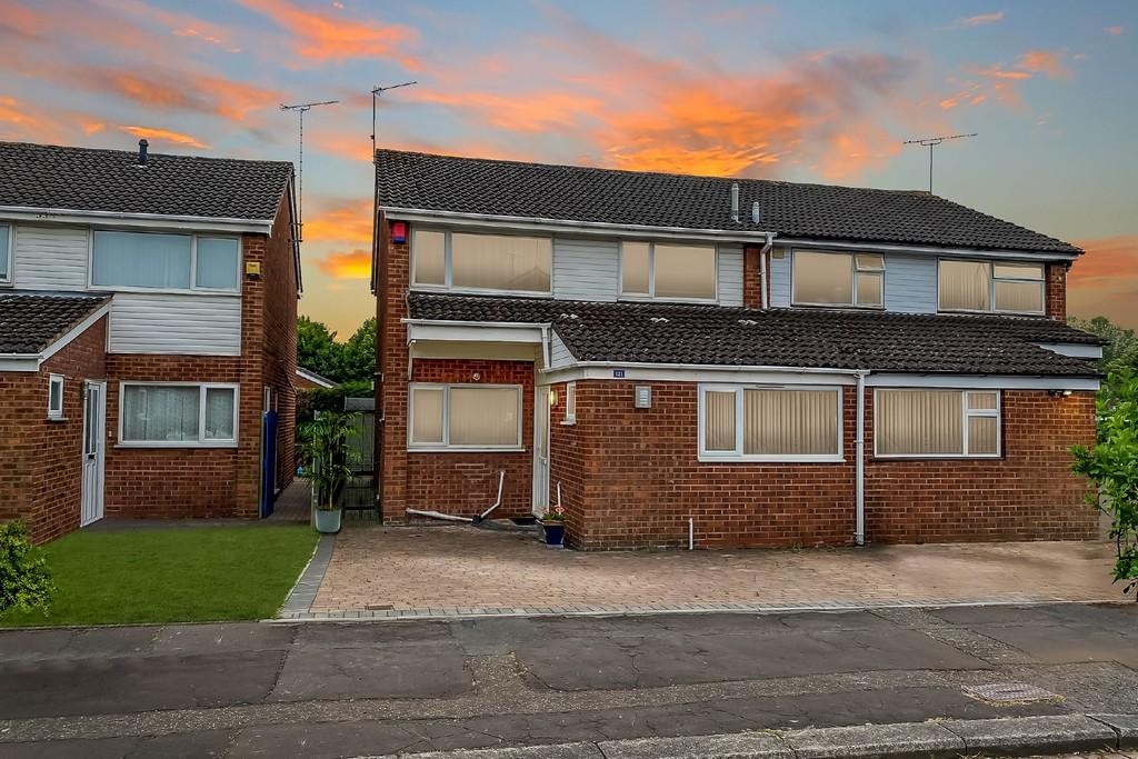 4 Bed Semi-Detached House, Seneschal Road, CV3, N1 7GU