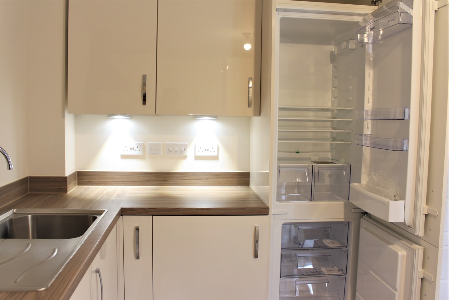 Additional image 11 of 2 Bed Flat, Prior Deram Park, CV4, N1 7GU