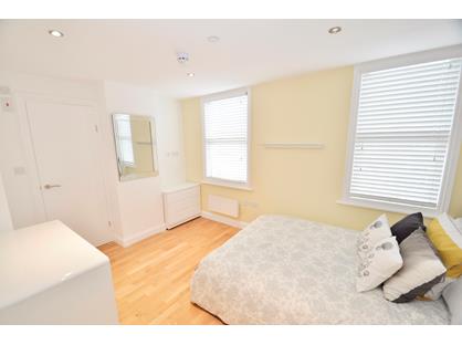 Room in a Shared House, Macfarlane Road, W12