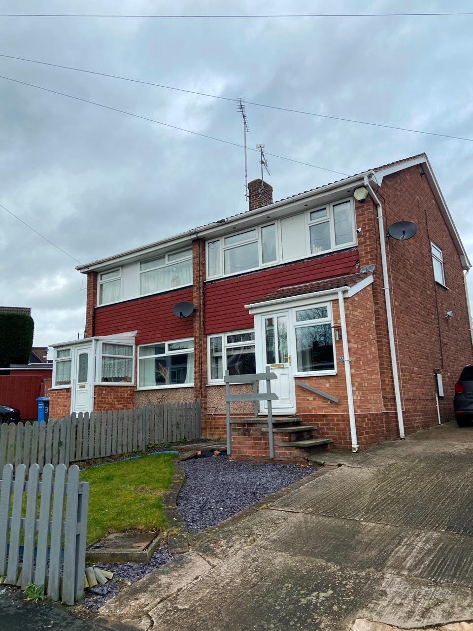 3 Bed Semi-Detached House, Reaper Crescent, S35, N1 7GU