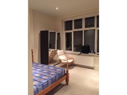 Studio Flat, King Charles Road Surbiton, KT5