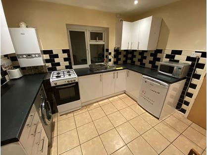 3 Bed Flat, Derby Road, SO14
