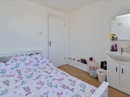 Room in a Shared Flat, Whitechapel Road, E1