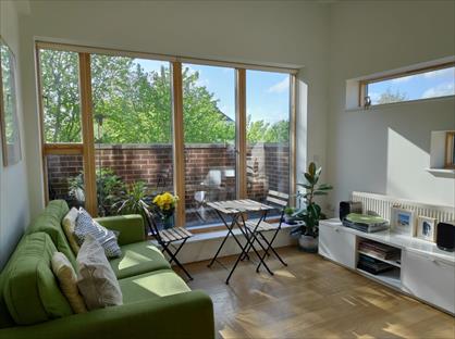 2 Bed Penthouse, Myles Court, SE16