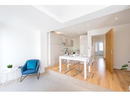 2 Bed Flat, Victoria Road, RM1