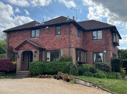 6 Bed Detached House, Chineham Lane, RG24