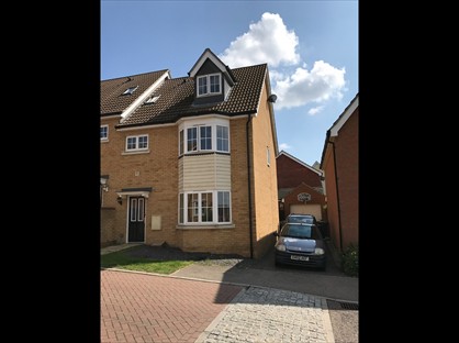 4 Bed Semi-Detached House, Eagle Close, IP14