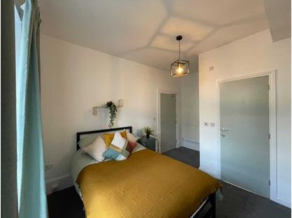 Room in a Shared House, Trinity Street, HD1