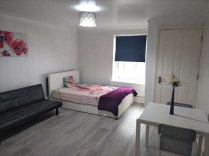 Studio Flat, Vachel Road, RG1