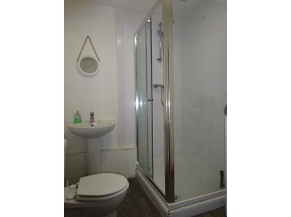 Room in a Shared House, Manchester Road, HD1