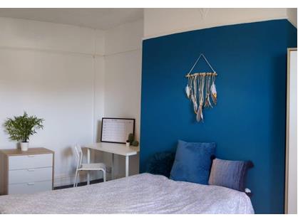 Room in a Shared House, Newsome Road, HD4