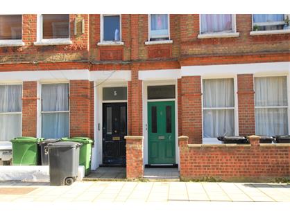 2 Bed Flat, Heyford Terrace, SW8