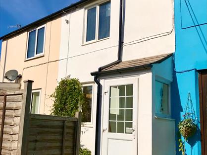 1 Bed Terraced House, East Rd, DT6