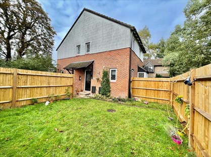 2 Bed End Terrace, Kings Chase, KT8