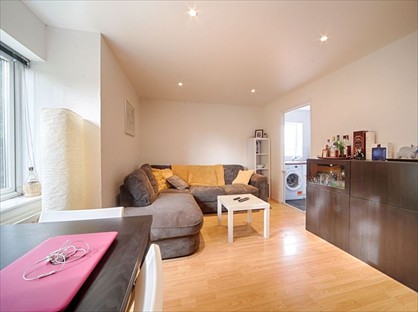 2 Bed Flat, Franklin Way, CR0