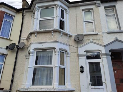 4 Bed Terraced House, Somerby Road, IG11