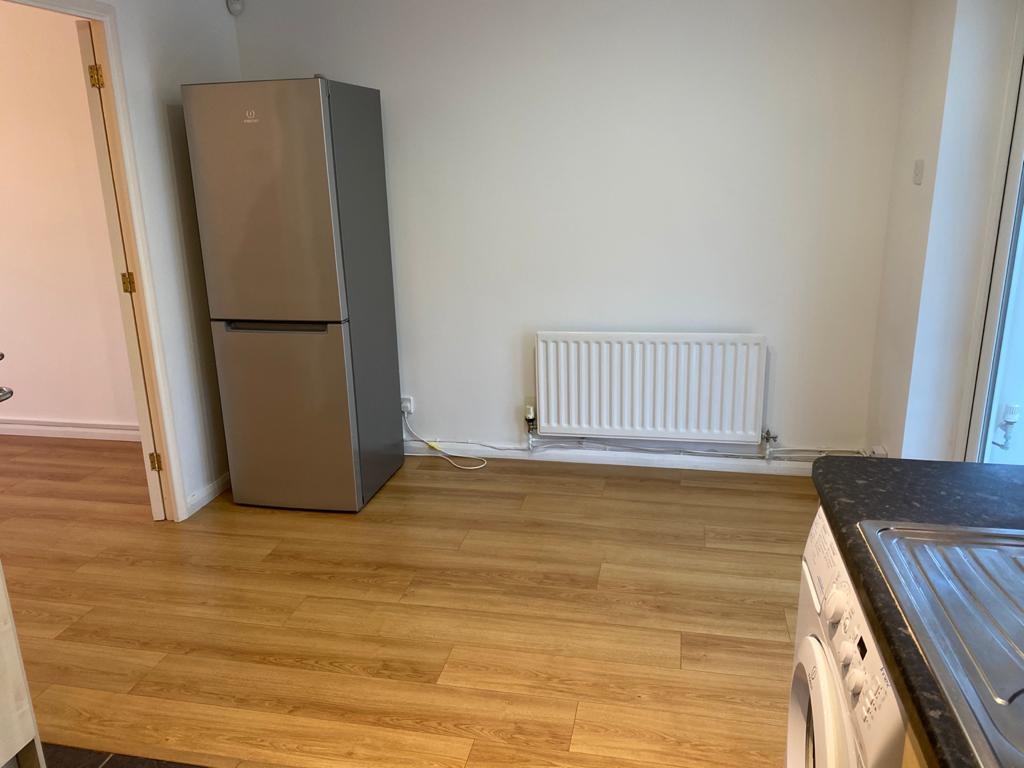 Oldbrook, Milton Keynes 3 Bed SemiDetached House, Douglas Place, MK6